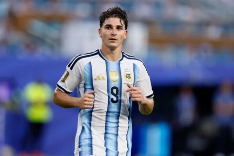 Nữ diễn viên phim người lớn lên tiếng về mối quan hệ với đồng đội Messi Nữ diễn viên phim người lớn lên tiếng về mối quan hệ với đồng đội Messi
