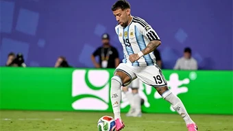 Otamendi chia tay ĐT Argentina
