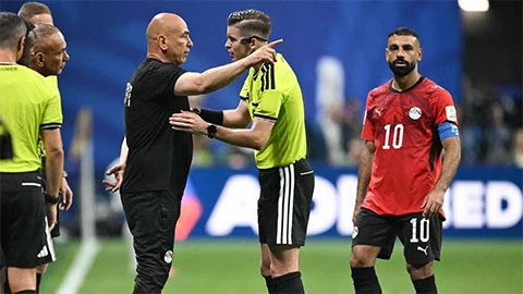 Pierluigi Collina giải thích cặn kẽ tranh cãi ở trận Argentina thắng Ai Cập Pierluigi Collina giải thích cặn kẽ tranh cãi ở trận Argentina thắng Ai Cập