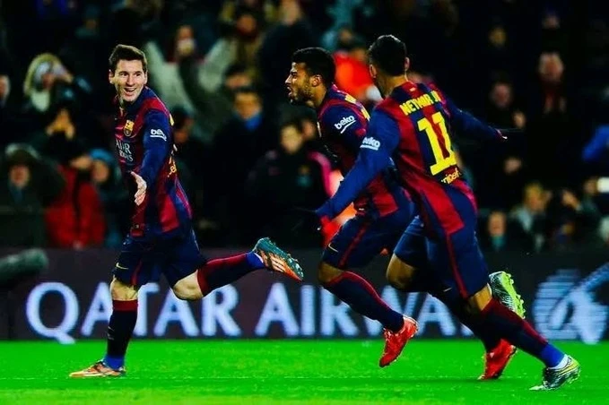 Rafinha: 'Nếu Brazil gặp Tây Ban Nha ở chung kết, nhà tôi chắc sẽ loạn mất' Rafinha: 'Nếu Brazil gặp Tây Ban Nha ở chung kết, nhà tôi chắc sẽ loạn mất'
