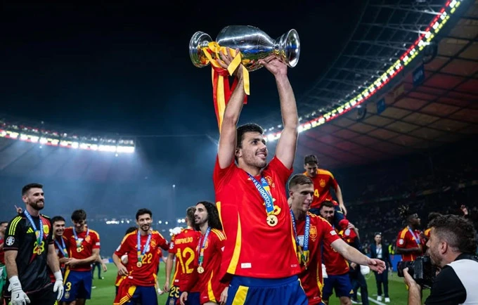 Rodri: 'Tây Ban Nha muốn chinh phục thế giới' Rodri: 'Tây Ban Nha muốn chinh phục thế giới'
