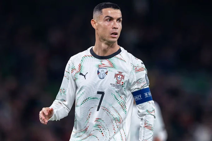 Ronaldo cập nhật tình hình sau khi bị loại khỏi tuyển Bồ Đào Nha Ronaldo cập nhật tình hình sau khi bị loại khỏi tuyển Bồ Đào Nha