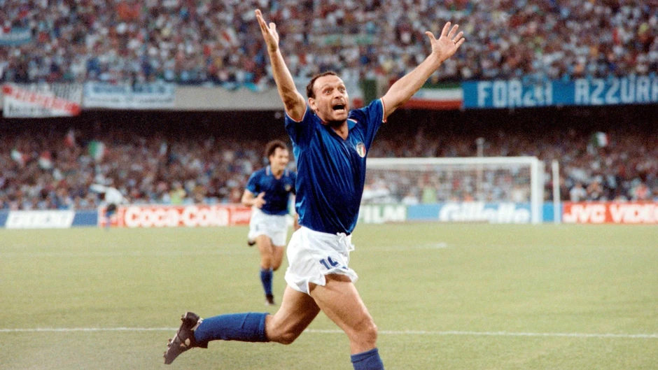 Salvatore ‘Toto’ Schillaci nhìn thế giới bằng đôi mắt trố Salvatore ‘Toto’ Schillaci nhìn thế giới bằng đôi mắt trố