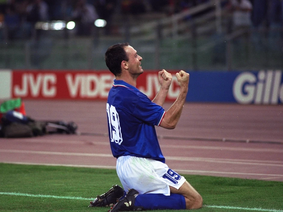 Salvatore ‘Toto’ Schillaci nhìn thế giới bằng đôi mắt trố Salvatore ‘Toto’ Schillaci nhìn thế giới bằng đôi mắt trố