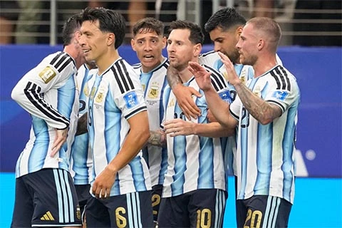 Sự đối lập giữa Argentina của Messi và Bồ Đào Nha của Ronaldo Sự đối lập giữa Argentina của Messi và Bồ Đào Nha của Ronaldo