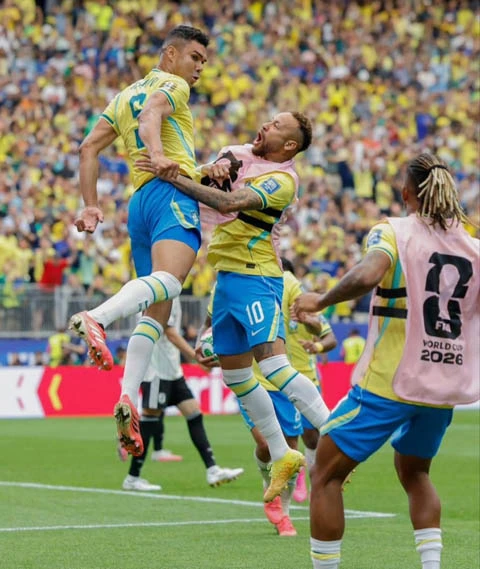 Tại sao Ancelotti 'giấu' Neymar ở trận Brazil thắng Nhật Bản? Tại sao Ancelotti 'giấu' Neymar ở trận Brazil thắng Nhật Bản?