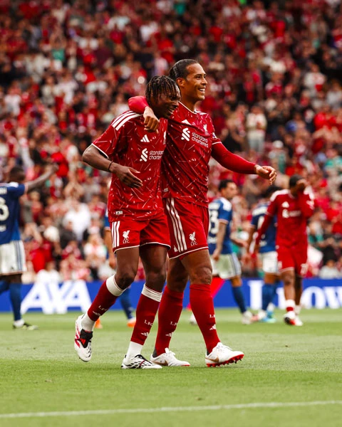 Tân binh Jacquet có màn ra mắt 'hay nhất lịch sử Liverpool' Tân binh Jacquet có màn ra mắt 'hay nhất lịch sử Liverpool'
