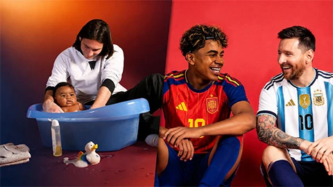 Tây Ban Nha vs Argentina: Bức ảnh trong bồn tắm đã dự báo trận chung kết từ 19 năm trước? Tây Ban Nha vs Argentina: Bức ảnh trong bồn tắm đã dự báo trận chung kết từ 19 năm trước?