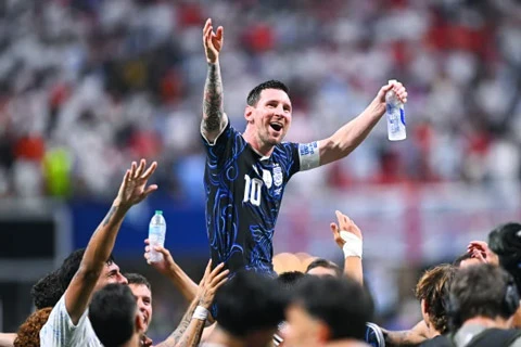 Tây Ban Nha vs Argentina: La Masia đối đầu bóng đá đường phố Argentina Tây Ban Nha vs Argentina: La Masia đối đầu bóng đá đường phố Argentina