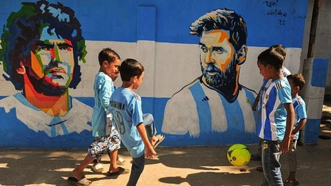 Tây Ban Nha vs Argentina: La Masia đối đầu bóng đá đường phố Argentina Tây Ban Nha vs Argentina: La Masia đối đầu bóng đá đường phố Argentina