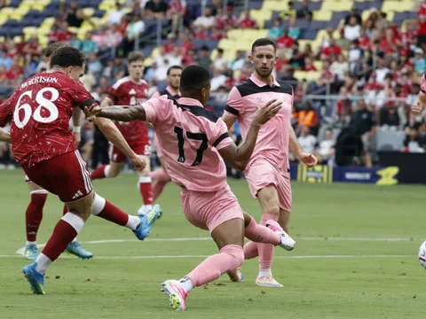 Thấy gì từ trận ra mắt của Iraola tại Liverpool? Thấy gì từ trận ra mắt của Iraola tại Liverpool?