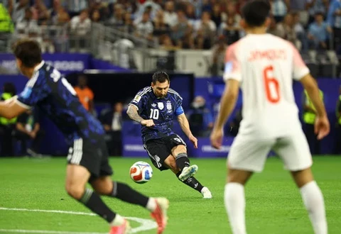 Thêm một kỷ lục vĩ đại chờ Messi xô đổ Thêm một kỷ lục vĩ đại chờ Messi xô đổ