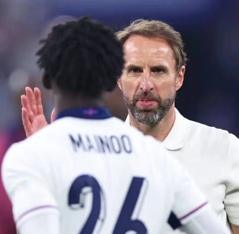 Tới lúc dùng ‘bài tẩy’ Kobbie Mainoo rồi, Tuchel! Tới lúc dùng ‘bài tẩy’ Kobbie Mainoo rồi, Tuchel!