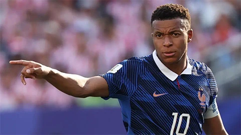 Tổng thống Pháp lên tiếng sau phát ngôn gây bức xúc nhắm vào Mbappe Tổng thống Pháp lên tiếng sau phát ngôn gây bức xúc nhắm vào Mbappe