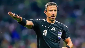 Trọng tài bắt chung kết World Cup 2026 bất ngờ giải nghệ