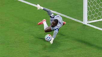 Trực tiếp Colombia 0-0 CHDC Congo: Mpasi 'bay như chim', liên tục cứu thua