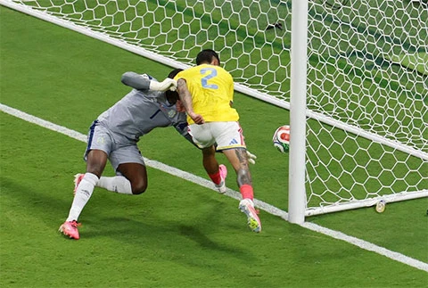 Trực tiếp Colombia 0-0 CHDC Congo: Mpasi 'bay như chim', liên tục cứu thua Trực tiếp Colombia 0-0 CHDC Congo: Mpasi 'bay như chim', liên tục cứu thua