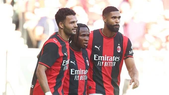 Trực tiếp MU 2-4 AC Milan: Loftus-Cheek tỏa sáng