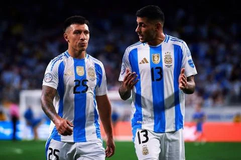 Từ Ayala tới ‘Licha’: Vì sao Argentina luôn chuộng trung vệ… lùn?