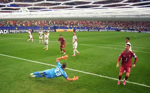 Tường thuật Bồ Đào Nha 0-1 Tây Ban Nha Tường thuật Bồ Đào Nha 0-1 Tây Ban Nha