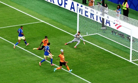 Tường thuật Hà Lan 5-1 Thụy Điển Tường thuật Hà Lan 5-1 Thụy Điển