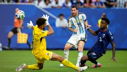 Vấn đề của Argentina là… Lionel Messi Vấn đề của Argentina là… Lionel Messi