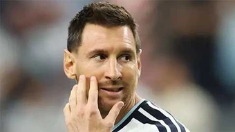Vì sao Messi không bao giờ bị tước quyền đá penalty?