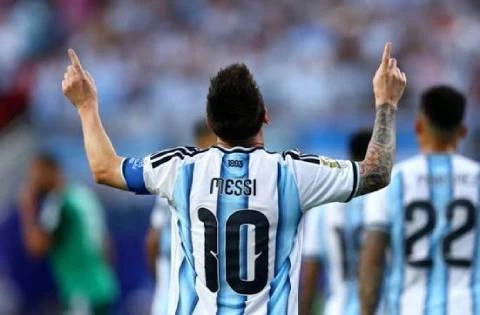 Xavi: ‘Messi là Michael Jordan của bóng đá, sẽ không có Messi thứ hai' Xavi: ‘Messi là Michael Jordan của bóng đá, sẽ không có Messi thứ hai'