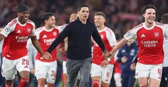 Arsenal có quyền ăn mừng sau 20 năm chờ đợi