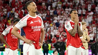 Arsenal còn vậy thì còn khổ