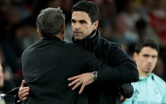 Arsenal đã tìm thấy tử huyệt của PSG tại Budapest