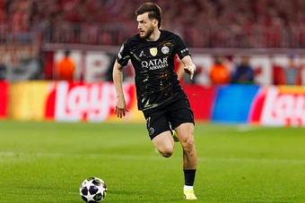 Arsenal lấy gì chặn Kvaratskhelia?