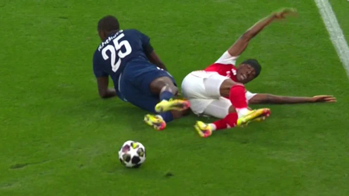 Arsenal mất oan một quả penalty? Arsenal mất oan một quả penalty?