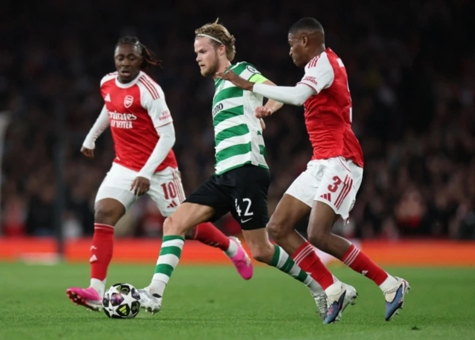 Arsenal mùa thứ hai liên tiếp vào bán kết Champions League