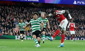 Arsenal mùa thứ hai liên tiếp vào bán kết Champions League