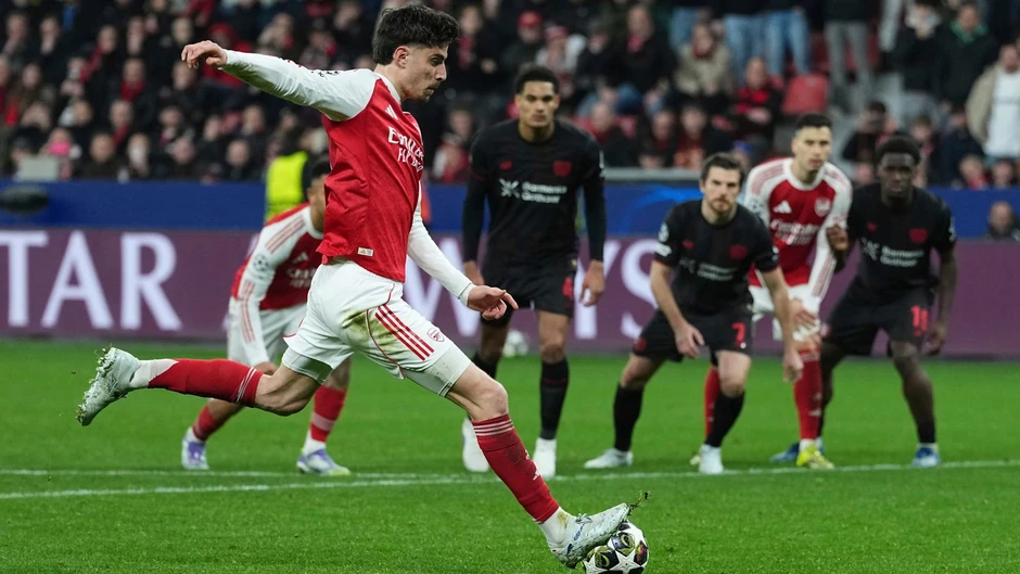 Arsenal suýt chết vì... Mộ Dung Phục Arsenal suýt chết vì... Mộ Dung Phục