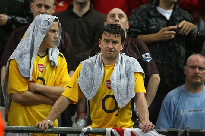 Arsenal và hành trình chuộc lỗi suốt 20 năm Arsenal và hành trình chuộc lỗi suốt 20 năm