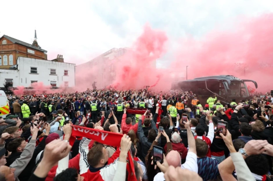 Arsenal vào chung kết Champions League sau 20 năm Arsenal vào chung kết Champions League sau 20 năm