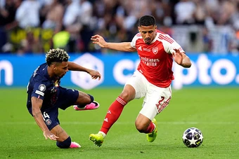 Arteta dùng 24% kiểm soát bóng để bóp nghẹt PSG