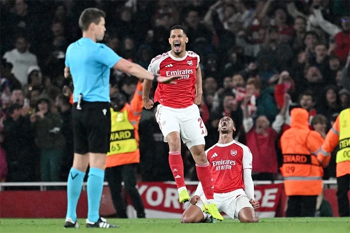 Atletico yêu cầu UEFA giải thích sau thất bại trước Arsenal Atletico yêu cầu UEFA giải thích sau thất bại trước Arsenal