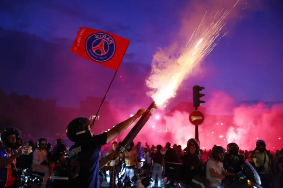 Bạo loạn trên 15 thành phố Pháp sau khi PSG vô địch Champions League Bạo loạn trên 15 thành phố Pháp sau khi PSG vô địch Champions League