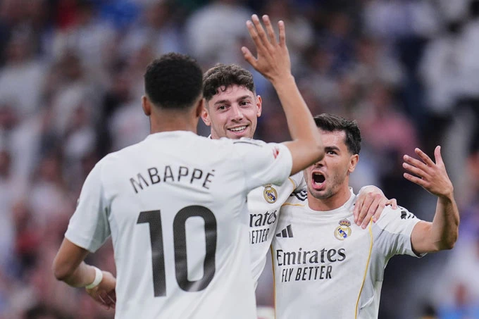 Bayern vs Real Madrid: Kền kền trắng trông cả vào 'Thần ưng' Valverde Bayern vs Real Madrid: Kền kền trắng trông cả vào 'Thần ưng' Valverde