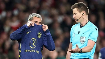 Beckham 'vạch mặt' trọng tài ở trận Arsenal vs Atletico