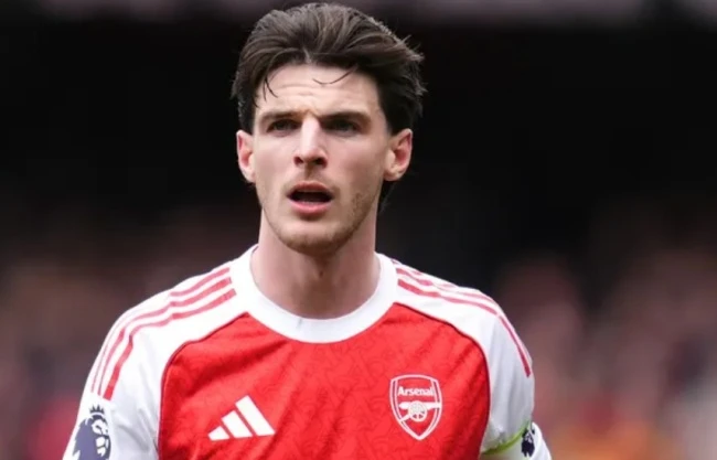 Bóng ma quá tải đang gặm nhấm tham vọng của Arsenal