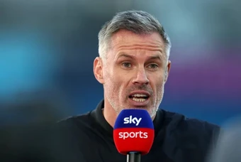 Carragher vùi dập dàn sao Liverpool sau trận thua PSG