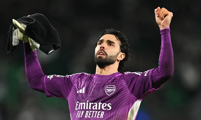 Chỉ có một cầu thủ Arsenal đủ sức đá chính cho PSG Chỉ có một cầu thủ Arsenal đủ sức đá chính cho PSG