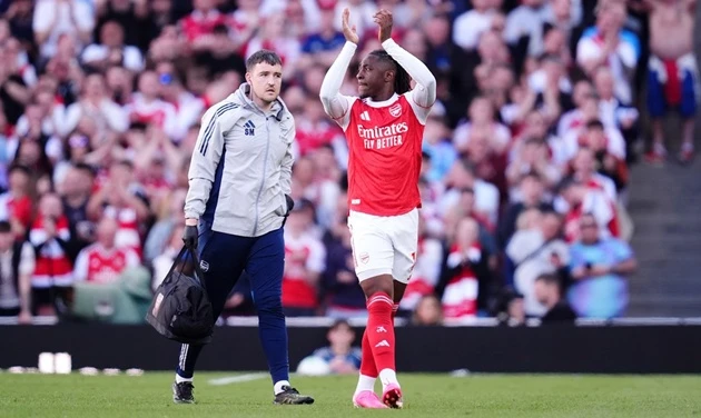 Eze cùng Calafiori tái xuất trên sân tập Arsenal Eze cùng Calafiori tái xuất trên sân tập Arsenal