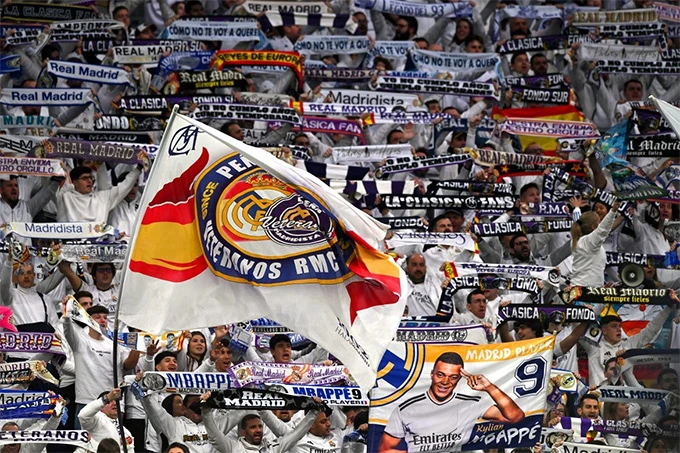 Fan Real Madrid đòi bán một ngôi sao sau thảm bại ở Champions League