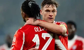 Hai ngôi sao Bayern đối mặt án treo giò vì tẩy thẻ lộ liễu