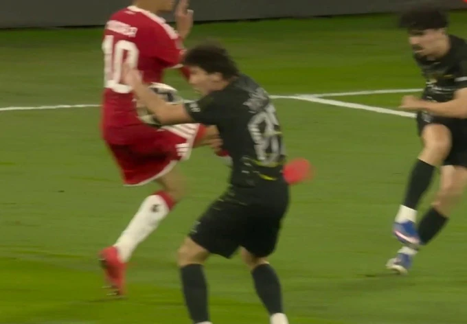 Hai tình huống gây tranh cãi dữ dội khi PSG vào chung kết Champions League